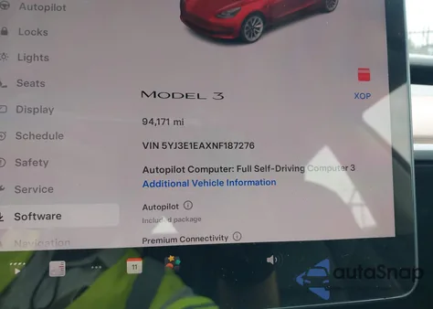 2022 Tesla Model 3 Rear-Wheel Drive z USA, uszkodzony, nr VIN 5YJ3E1EAXNF187276